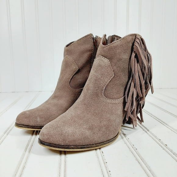 Steve Madden Ohio Ponncho Taupe Tan Suede Fringe Block Heel Ankle Boots F293 - Picture 2 of 13